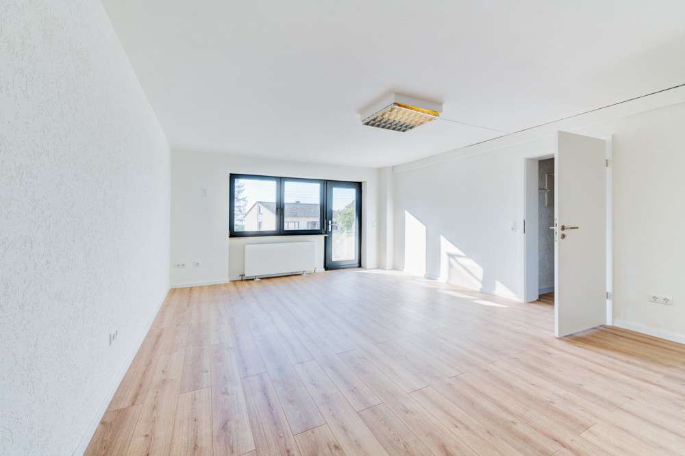 Immobilie in Simmern - Renoviertes Einfamilienhaus mit Einliegerwohnung in idyllischer Ortsrandlage - Bild 9