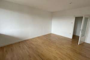 Bestlage mit Aussicht, gr. Wohnküche, gr. Bad, gr. Wohnraum, 108 qm – Herderstr. 8, 57072 Siegen, Siegen – Vorschaubild 9