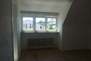 Bad Cannstatt, kleine 1-ZW im DG, Sitz-Duschwanne, Parkplatz – Teinacherstraße 6, 70372 Kurpark, Stuttgart – Vorschaubild 16
