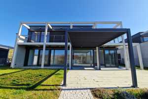EXKLUSIV! SEEZUGANG: EINFAMILIENHAUS ZUR MIETE IM FERIENHAUSGEBIET SONNENPARK AM SEE – Am Sonnenpark 28, 88487 Biberach (Kreis) – Vorschaubild 3