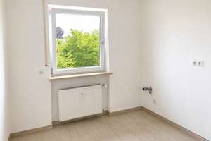 Modernisierte 3-Zimmer-Wohnung mit großem Südwest-Balkon in Straussdorf – Die vollständige Adresse der Immobilie erhältst du vom Anbieter., 85567 Grafing bei München – Vorschaubild 4