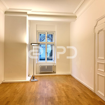 JPD - Wunderschöner Altbau an der Theresienwiese I Stuckdecken I Kassettentüren 