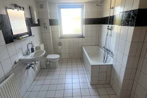 Helle 3,5-Zimmer-Dachgeschosswohnung mit Balkon in Duisburg-Hamborn – Markgrafenstr. 3, 47166 Obermarxloh, Duisburg – Vorschaubild 14