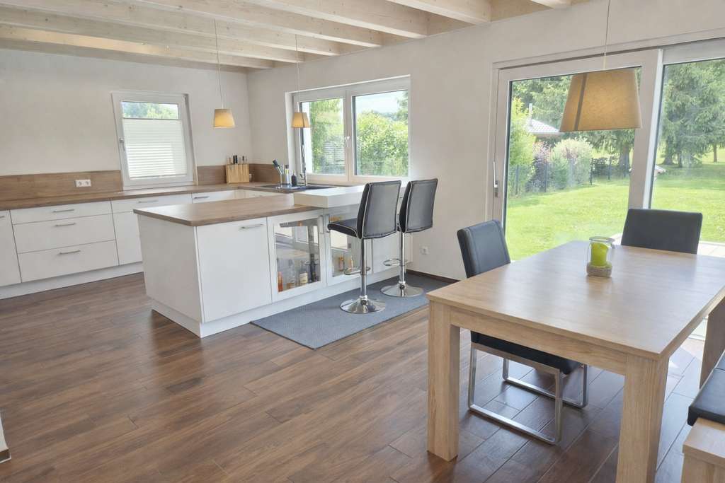 Immobilie in Schwenningen - Familienparadies: Modernes Einfamilienhaus mit Doppelgarage & Gartenparadies - Bild 4