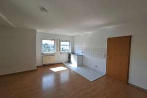 SONNIGE SINGLEWOHNUNG MIT WEITBLICK ... – Bernsdorfer Straße 186d, 9126 Bernsdorf, Chemnitz – Vorschaubild 3