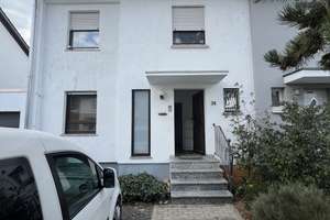 Frisch modernisiert: Großzügiges Familienhaus mit neuem Dach & neuer Heizung – Die vollständige Adresse der Immobilie erhältst du vom Anbieter., 63906 Erlenbach am Main – Vorschaubild 1