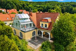 Exklusive Villa mit großem Garten in traumhafter Lage von Sonneberg – Die vollständige Adresse der Immobilie erhältst du vom Anbieter., 96515 Sonneberg – Vorschaubild 1