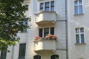 WUNDERSCHÖNE 2-ZIMMERWOHNUNG MIT BALKON == WOHLGEMUTHSTR== 2.OG == KOMPLETT MÖBLIERT==WG-GEEIGNET