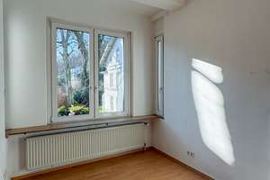 Großzügige 4-Zimmer-Maisonette-Wohnung mit 2 Balkonen, 2 Bädern, Altbauflair und Blick ins Grüne – Die vollständige Adresse der Immobilie erhältst du vom Anbieter., 42285 Barmen, Wuppertal – Vorschaubild 5