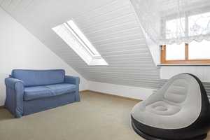 * Familien aufgepasst! * Geräumiges Reihenhaus 
153m² WFL, 6 Zimmern, 2 Bädern, Garage in guter Lag – Augsburg (Kreis) – Vorschaubild 11