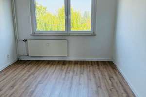 Frisch renovierte 3-Raum-Wohnung mit Balkon und EBK – Hans-Grade-Str. 45, 39130 Neu Olvenstedt, Magdeburg – Vorschaubild 4