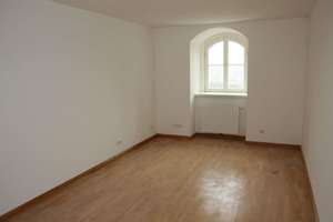 Bezugsfrei!!! Traumhaftes Unikat – exklusive 3-Zimmer-Maisonette mit 2 Tiefgaragen-Plätzen – Wachwitzer Weinberg 15, 1326 Loschwitz/Wachwitz, Dresden – Vorschaubild 9