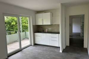 Renovierte 2-Zimmer Wohnung mit Balkon und Stellplatz