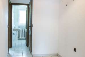 3 Familienhaus mit 2 freien, großen Wohnungen plus Garage in Bergheim-Büsdorf – Windmühlenstr. 24, 50129 Bergheim – Vorschaubild 7