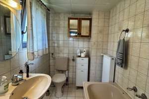 RESERVIERT! Sanierungsbedürftiges Einfamilienhaus mit großem Grundstück in begehrter Wohnlage! – Die vollständige Adresse der Immobilie erhältst du vom Anbieter., 58710 Menden (Sauerland) – Vorschaubild 3