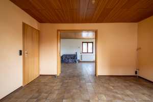 FÜR HOLZLIEBHABER! Freistehendes Einfamilienhaus mit großer Garage und schönem Garten
 – Ravensburg (Kreis) – Vorschaubild 21