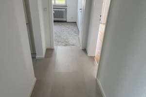 Erstbezug nach Kernsanierung: 2-Zi.-DG-Wohnung mit Südbalkon & Stuttgart-Blick – Im Schüle 32, 70192 Mönchhalde, Stuttgart – Vorschaubild 4