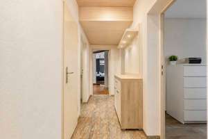 Mehr Frankfurt fürs Geld: 3-Zimmer-Wohnung mit Loggia und Blick ins Grüne – 60437 Nieder-Eschbach, Frankfurt am Main – Vorschaubild 11