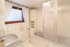 Ihr neues Zuhause: Großes und freistehendes Einfamilienhaus mit Charme – Oldenburg (Kreis) – Vorschaubild 10
