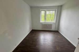 Günstiges WG-Zimmer in 3er WG nahe der FH Ostfalia