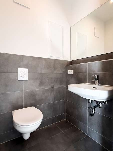 Gäste-WC im EG.jpg