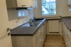 Helle 4-Zimmer-Wohnung mit Balkon in der oberen Elberfelder Südstadt – Die vollständige Adresse der Immobilie erhältst du vom Anbieter., 42119 Elberfeld, Wuppertal – Vorschaubild 2
