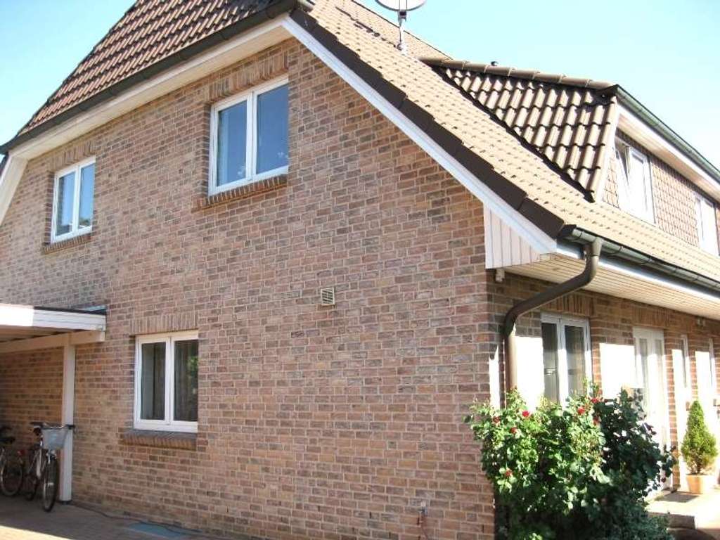 Am liebsten "auf dem Rhen" ! Schöne Doppelhaushälfte mit Vollkeller, Kaminschornstein u. Carport !