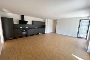 **Familien Willkommen** 4 Zimmer mit Balkon, 2 Bäder und Einbauküche, Parkett, Aufzug – Biklenstraße 10, 70327 Untertürkheim (Ortsteil), Stuttgart – Vorschaubild 5