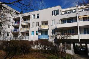 Furnished 2 Room Apartment with private Terrace & Garden – Fully Renovated