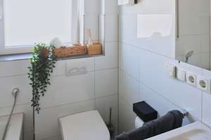 Moderne 2-ZKB-Wohnung mit Aufzug, Balkon und Stellplatz in ruhiger Lage von Koblenz-Metternich – Die vollständige Adresse der Immobilie erhältst du vom Anbieter., 56072 Metternich, Koblenz – Vorschaubild 8