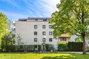 Außergewöhnliche Maisonette-Wohnung mit Balkon und Dachterrasse!  – Die vollständige Adresse der Immobilie erhältst du vom Anbieter., 81925 Oberföhring, München – Vorschaubild 3