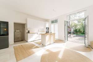 Contemporary Living Meets 1930s Elegance with Self-Contained Guest Suite Potential – Die vollständige Adresse der Immobilie erhältst du vom Anbieter., 14532 Kleinmachnow – Vorschaubild 5