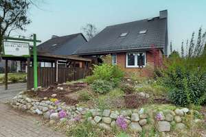 Henstedt-Rhen - EFH mit Vollkeller, Garage und einem schönen, großen Grundst. zu verkaufen – Die vollständige Adresse der Immobilie erhältst du vom Anbieter., 24558 Henstedt-Ulzburg – Vorschaubild 2