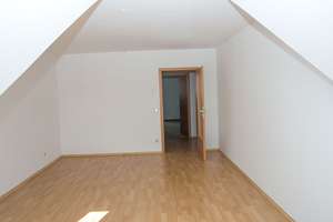 Dachgeschosswohnung mit Balkon an der Küche - Bad mit Wanne – Further Straße 7, 9113 Schloßchemnitz, Chemnitz – Vorschaubild 15
