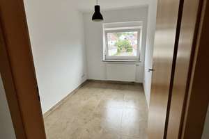  Doppelhaushälfte mit 3 Bäder, 4  WCs, Kamin,  Terrasse & Marquardt-Küche in Nürnberg-Gar – Germersheimer Straße 125, 90469 Trierer Straße, Nürnberg – Vorschaubild 22