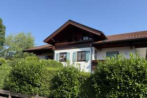 Traumhafte Dachgeschosswohnung mit zwei Balkonen und Bergblick in Marquartstein – Die vollständige Adresse der Immobilie erhältst du vom Anbieter., 83250 Marquartstein – Vorschaubild 3