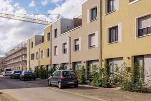 Wohn(t)raum auf zwei Etagen mit Design-Bodenbelag //ZG EG/1.OG  Whg.6 - WBS erforderlich! – Veilchenweg 5 F, 38446 Hellwinkel, Wolfsburg – Vorschaubild 1