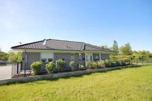 == Einziehen und wohlfühlen! 2021 errichteter Bungalow in Helpup == – Die vollständige Adresse der Immobilie erhältst du vom Anbieter., 33813 Oerlinghausen – Vorschaubild 1