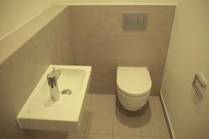 Stilvolle 2-Zimmer-Erdgeschosswohnung mit Terrasse und Garten in Regensburg – Sarmanna-Straße 16, 93049 Westenviertel, Regensburg – Vorschaubild 4