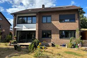 Kernsaniertes Einfamilienhaus in Bestlage von Dorsten-Holsterhausen Dorf – Die vollständige Adresse der Immobilie erhältst du vom Anbieter., 46284 Dorsten – Vorschaubild 1