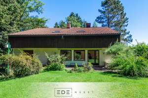 Rarität in Miesbach: Architektenhaus mit Waldfläche & viel Privatsphäre – Die vollständige Adresse der Immobilie erhältst du vom Anbieter., 83714 Miesbach – Vorschaubild 1
