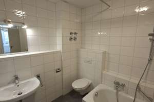 Geräumiger Altbau mit hohen Decken & großer Terrasse in zentraler Lage – Rüdigerstraße 2, 97070 Altstadt, Würzburg – Vorschaubild 7