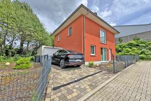 TOP Einfamilienhaus mit Garten und Terrasse im Zentrum von Velbert – Die vollständige Adresse der Immobilie erhältst du vom Anbieter., 42549 Velbert-Mitte, Velbert – Vorschaubild 1