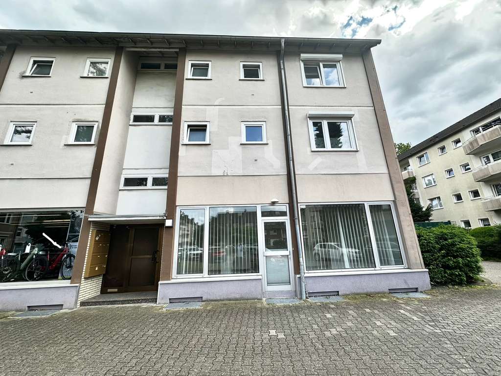 Ladenlokal mit Atelier/ Büro im EG mit großen Schaufenster und vielfältiger Abstellmöglichkeiten
