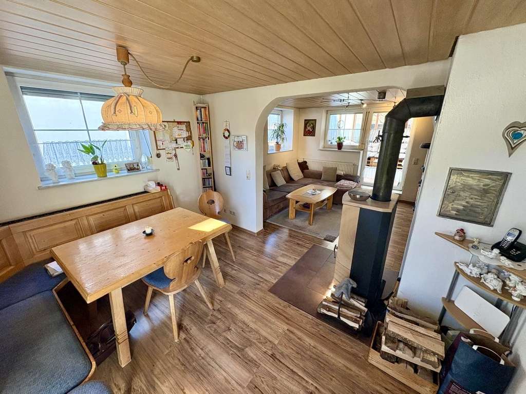 Immobilie in Aitrach - Charmantes Einfamilienhaus in ruhiger Lage von Aitrach - Bild 2