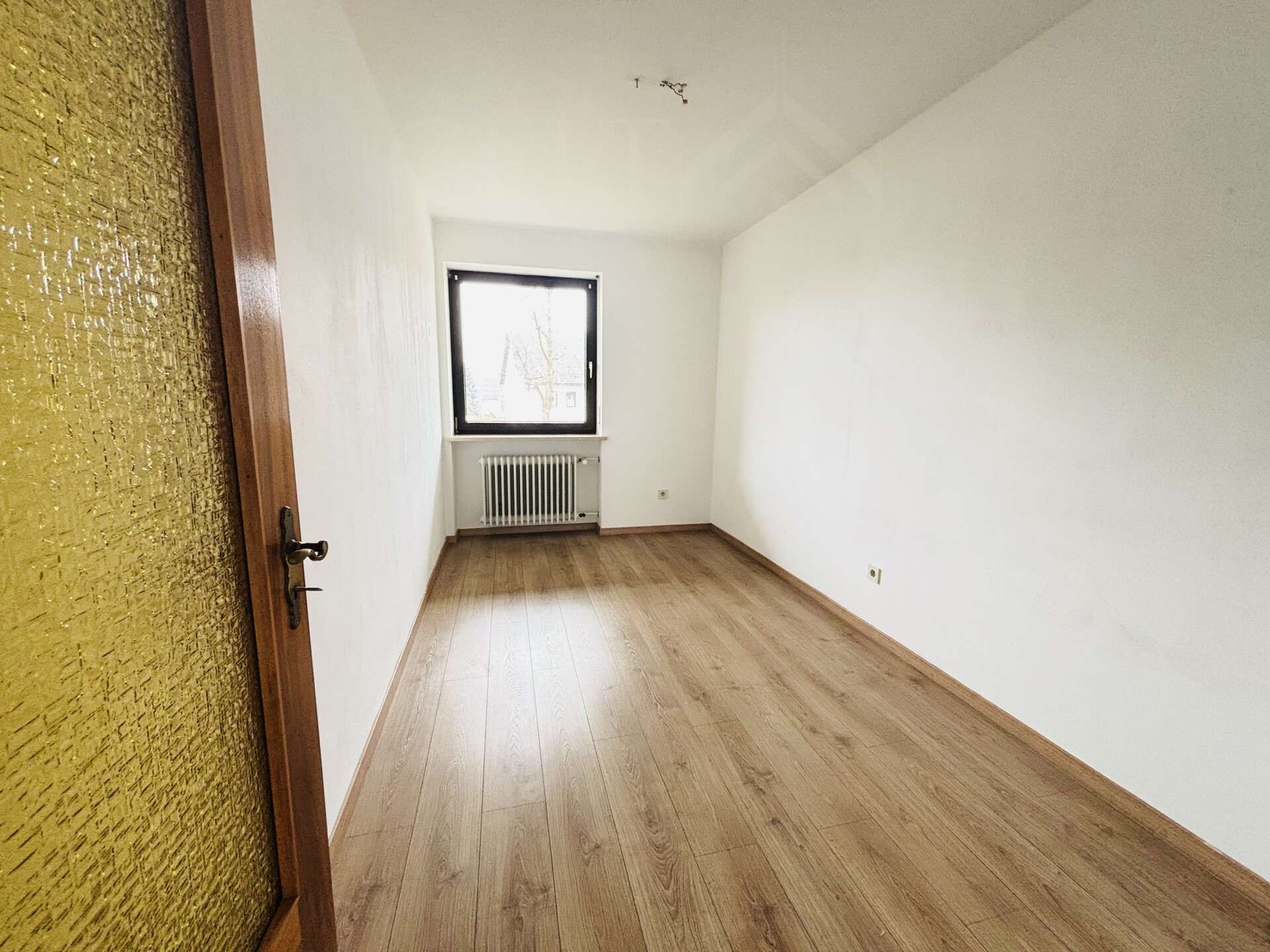 Immobilie in Mallersdorf-Pfaffenberg - Modernisiertes Zuhause mit Garten, Balkon und Garage – ideal für Familien - Bild 4