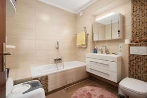 Käuferprovisionsfrei! Attraktive 4-Zimmer-Wohnung mit zwei Balkonen und Tiefgaragenstellplatz – Die vollständige Adresse der Immobilie erhältst du vom Anbieter., 28759 St. Magnus, Bremen – Vorschaubild 4