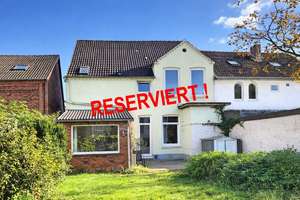 Handwerker aufgepasst! Großzügiges Stadthaus nahe der Nordsee in Wesselburen mit großem Potenzial – Die vollständige Adresse der Immobilie erhältst du vom Anbieter., 25764 Wesselburen – Vorschaubild 1