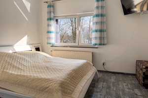 Perfektes Familien Reihenendhaus mit Wintergarten, Gartenhütte & Garage sowie Gäste WC – Bremen – Vorschaubild 13