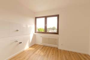 Modernisierte 3-Zi-Wohnung in Weitmar-Mark mit Pool, Aufzug & Loggia – Prinz-Regent-Str 79b, 44795 Weitmar-Mark, Bochum – Vorschaubild 6